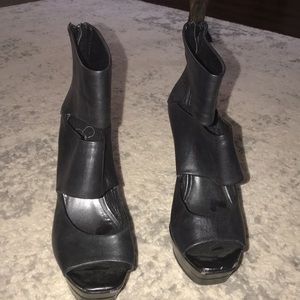 Black wedges, three straps, JESSICA SIMPSON